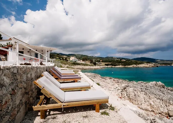 Floreika By The Sea Country house *