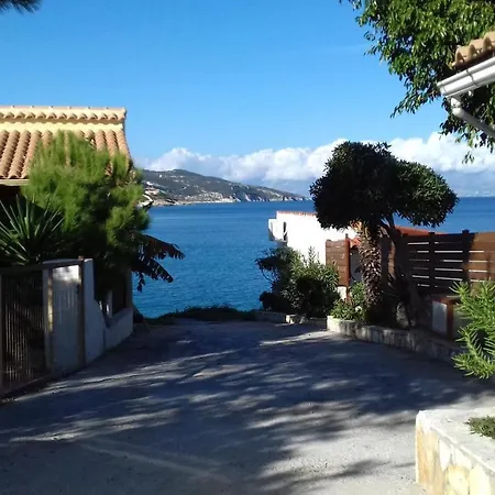 Country house Floreika By The Sea *