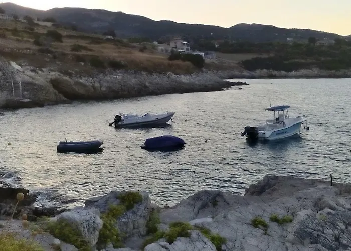 Floreika By The Sea *